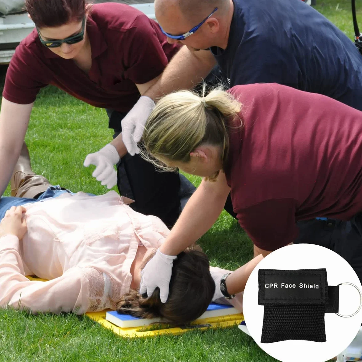 Zestaw 50 masek CPR, jednorazowa tarcza CPR maska awaryjna breloczek do kluczy, z zaworem jednokierunkowym do pierwszej pomocy lub treningu AED