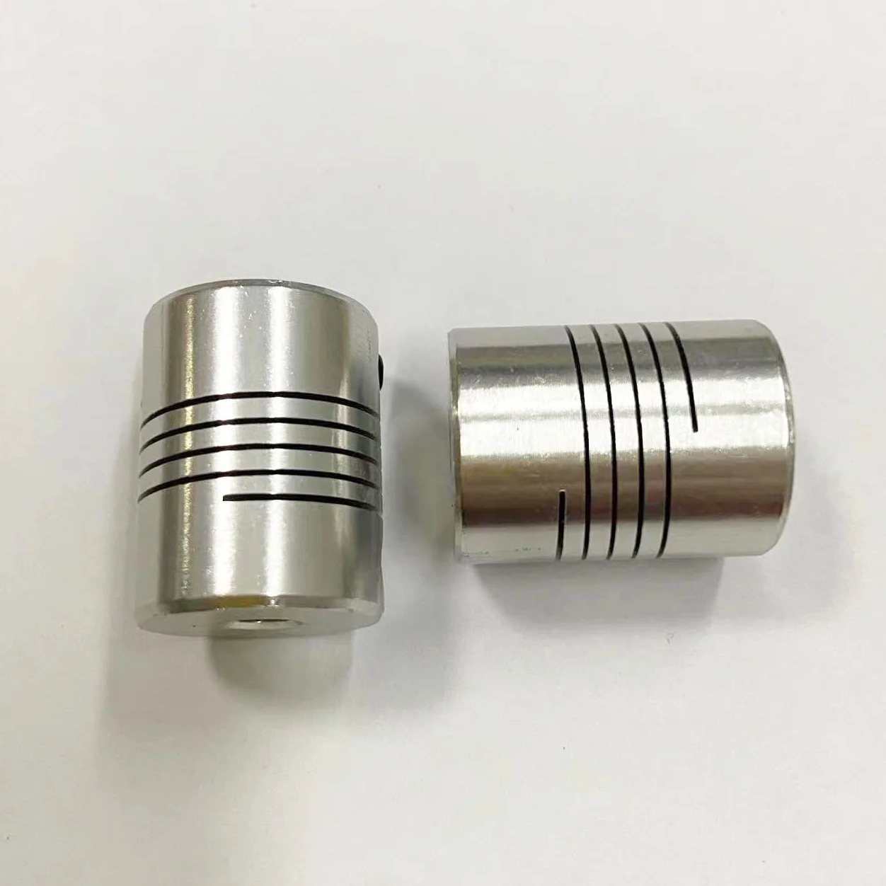 Aluminiowe elastyczne sprzęgło wału 5 mm x 8 mm OD 19 mm dł. 25 mm do silnika krokowego CNC