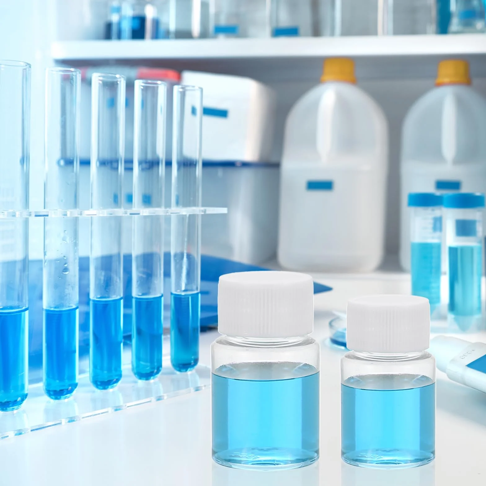 PATIKIL 20 szt. 50 ml butelek na odczynniki, okrągłe butelki PET z szerokim otworem z zakrętką do laboratoryjnych płynów do przechowywania próbek stałych, przezroczyste