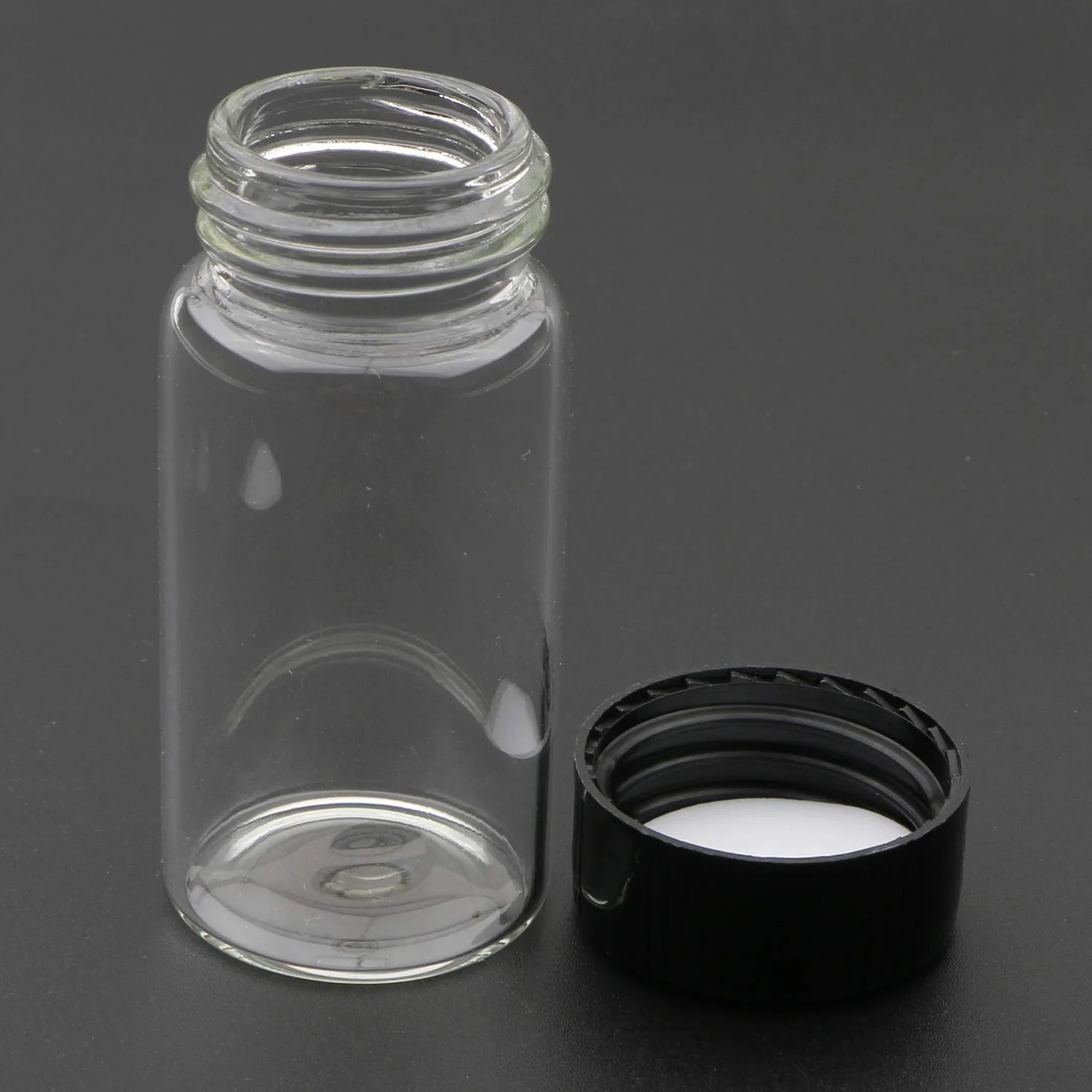KAHEIGN przezroczyste szklane butelki, 20 ml, 2/3 uncji próbki, szklane butelki z plastikową śrubą, czarna pokrywka, przezroczysty pojemnik laboratoryjny, 20 szt