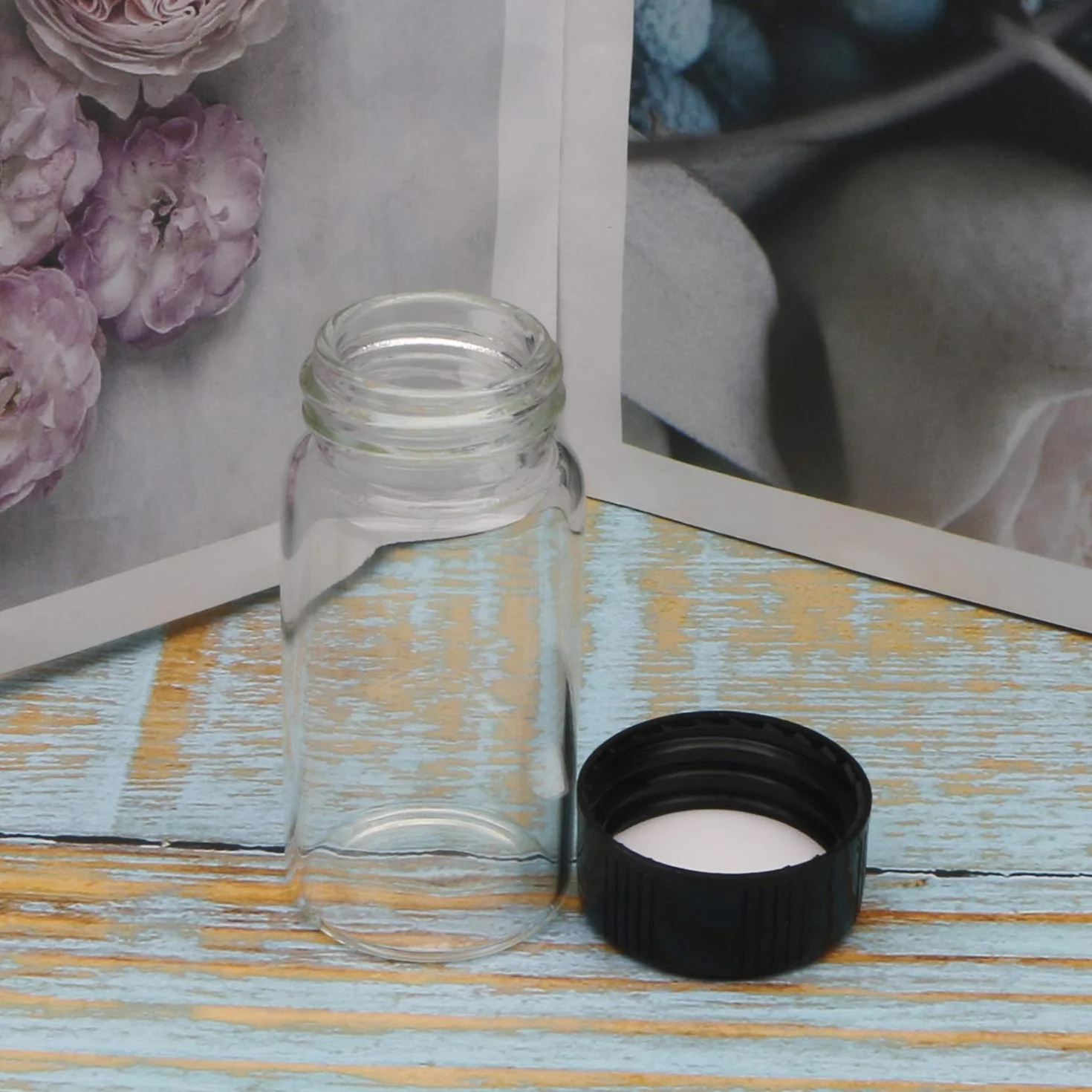KAHEIGN przezroczyste szklane butelki, 20 ml, 2/3 uncji próbki, szklane butelki z plastikową śrubą, czarna pokrywka, przezroczysty pojemnik laboratoryjny, 20 szt
