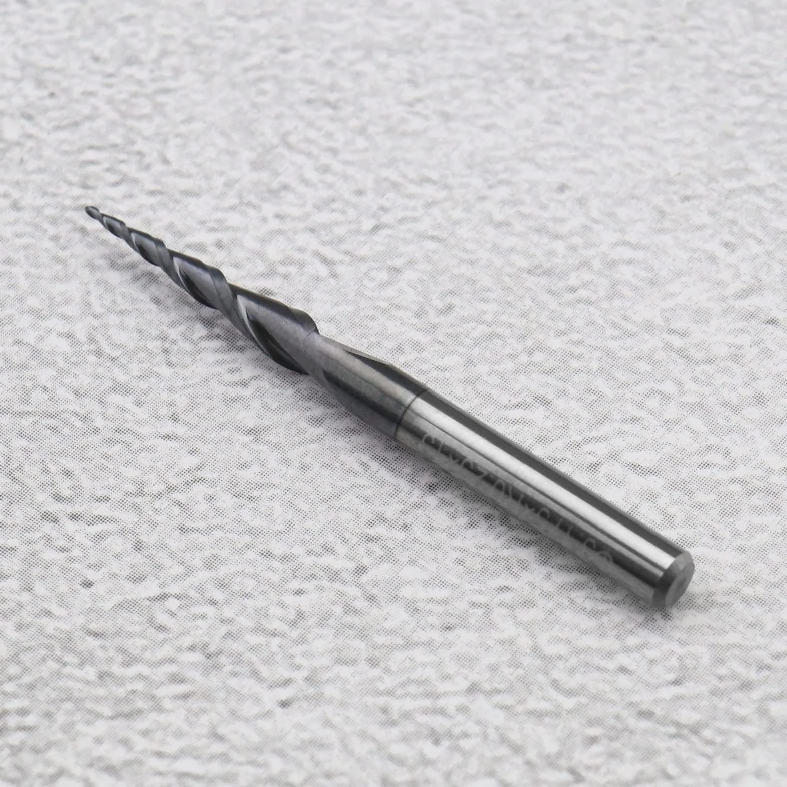 Zwężany frez z końcówką kulową z końcówką kulową 0,25 mm, solidny węglik wolframu, 2 rowki, powlekane TiAIN, narzędzie do grawerowania CNC, trzpień 1/8 cala do centrów obróbki CNC