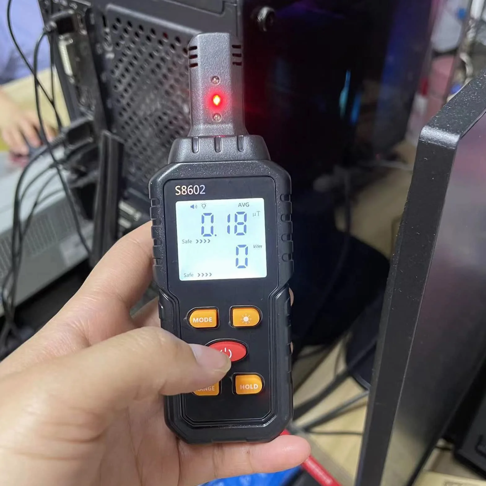 Miernik Pola Elektromagnetycznego EMF 5Hz-3500Hz Tester Promieniowania do Domu Biura