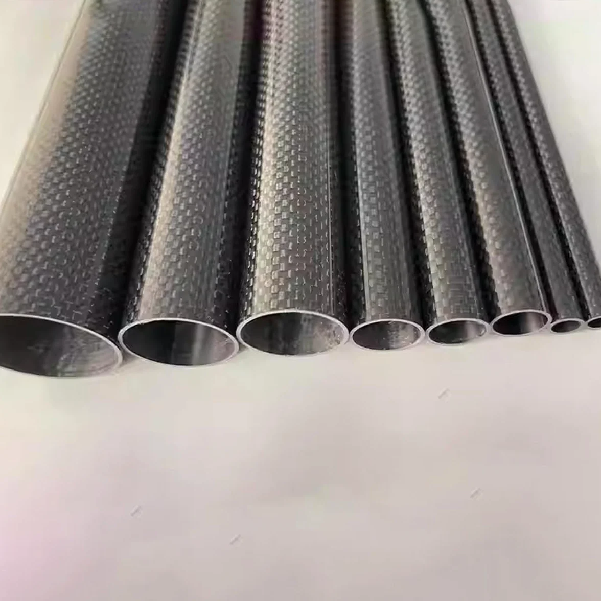2 Sztuki Rurki Z Włókna Węglowego 3K Wysoka Twardość Nawijane Puste Pręty Długość 500mm Średnica Zewnętrzna 5-27mm Błyszczące Do Ram Drona Czterowirnikowego Ramiona Podwozia Akcesoria DIY Dron RC(6x4x