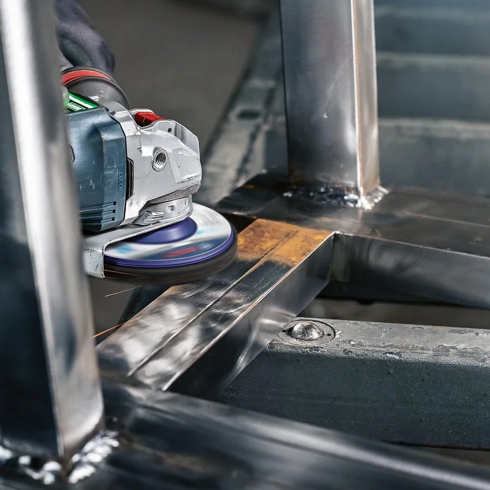 Bosch 1x Tarcza czyszcząca PRO Multi Material N377 (do Blachy stalowe, Stal, Ø 125 mm, Ziarnistość, Professional Akcesoria Mała szlifierka kątowa)