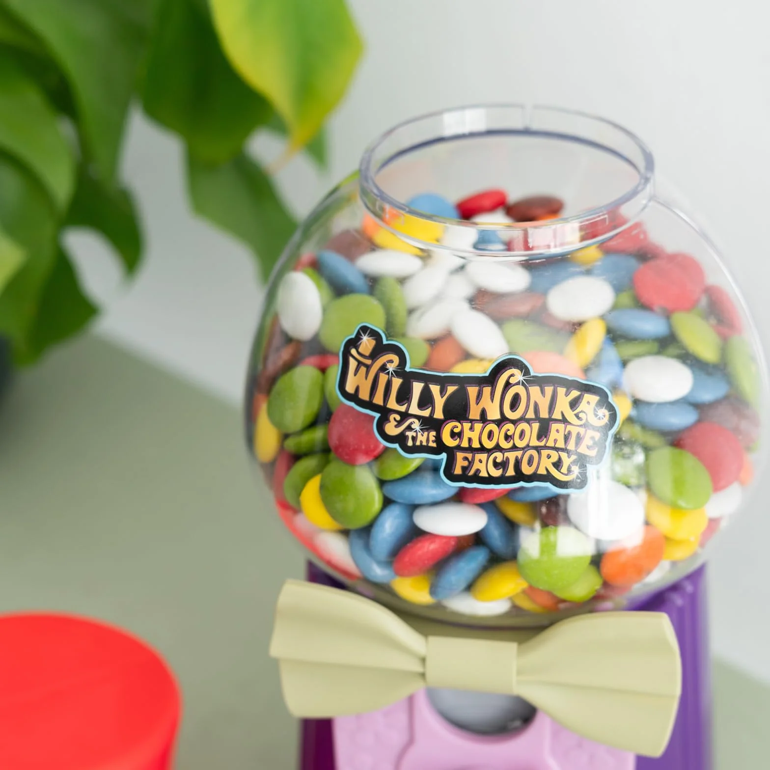 Grupo Erik Willy Wonka Gumball Machine | Willy Wonka & The Chocolate Factory automat | 25,4 x 12,6 x 12,6 cm | Wonka Złoty bilet, fioletowy